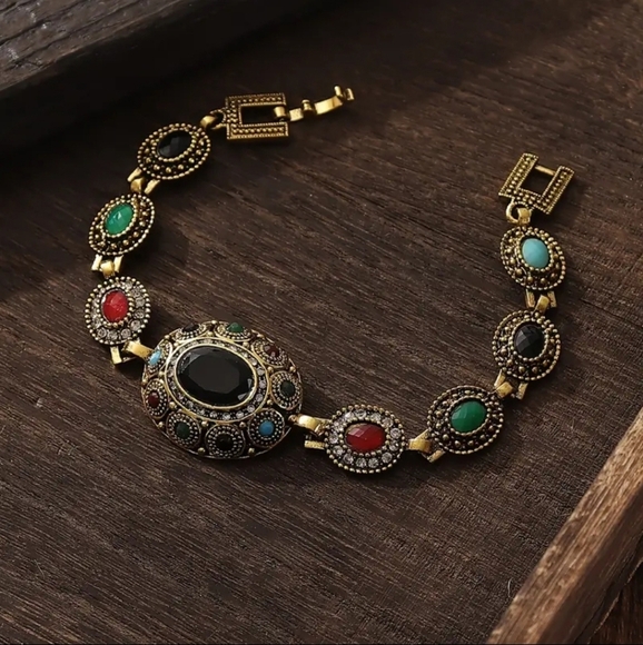 NEW! Starry Chic Vintage Bracelet – Glam Up Your Look! - Picture 7 of 10